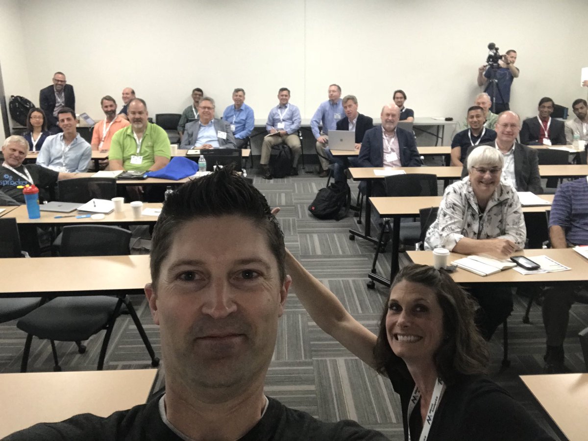 SprocketCX's tweet image. Hey @MinneAnalytics #BigDataTech #startup showcase....you’re beautiful! Thanks for having us.