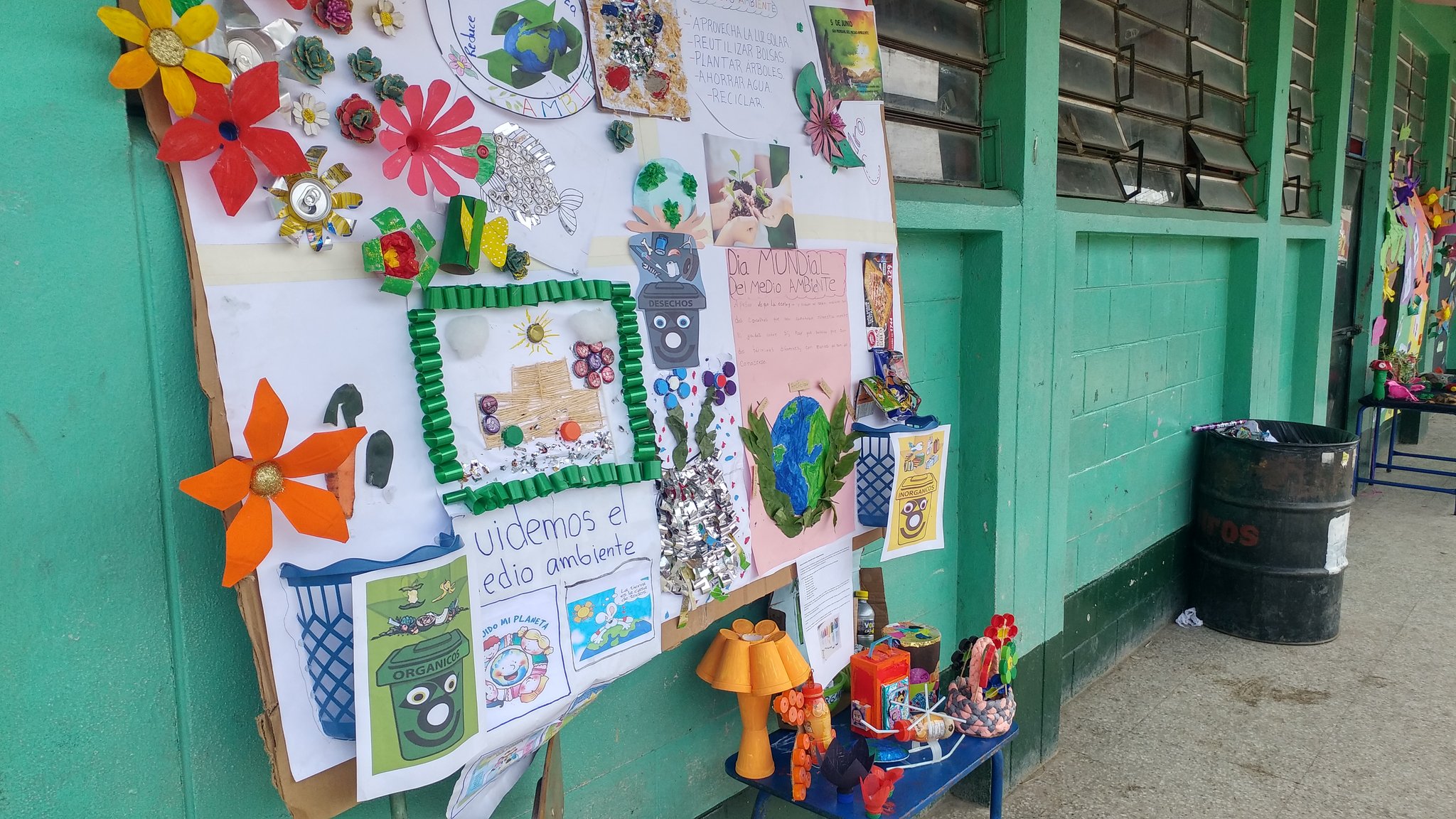 Repetido Contrato Explícitamente Stereo100Noticias on Twitter: "Cada sección realizó un mural con diferentes objetos reciclados, para mostrarle el valor de las tres erres (reciclar, reducir, reutilizar) . @OswaldoCop_100 https://t.co/L6EGiQkaoa" / Twitter Repetido Contrato Explícitamente Stereo100Noticias on Twitter: "Cada sección realizó un mural con diferentes objetos reciclados, para mostrarle el valor de las tres erres (reciclar, reducir, reutilizar) . @OswaldoCop_100 https://t.co/L6EGiQkaoa" / Twitter