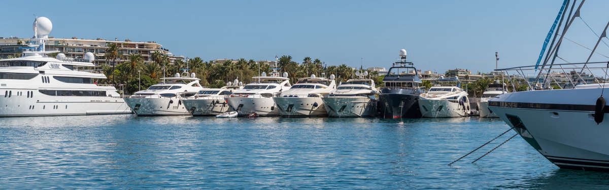 Panoramic view from the Port Pierre Canto!
To be more informed about the second port of the Cannes Yachting Festival, follow this link : bit.ly/2sxDL9B
#cannesyachtingfestival #portcanto