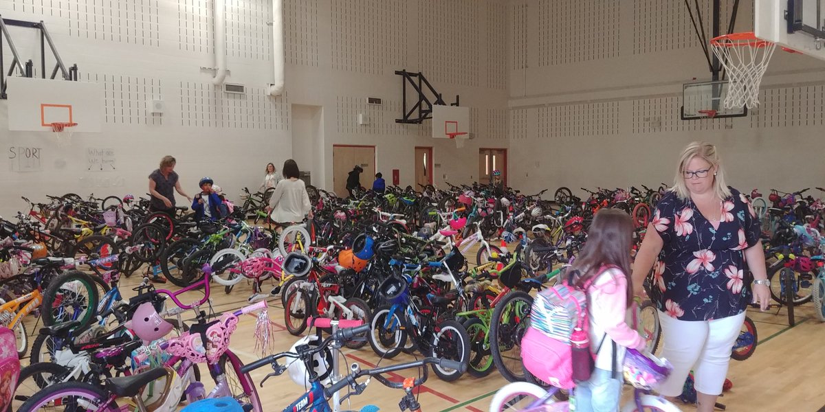 Gr2Explorers's tweet photo. Thanks to everyone who road their bike today and to Simon the Safety Bear for helping our students practice safety. #biketoschool #auburnbaykidscare #cityofcalgary https://t.co/Xe7OLEoAr5