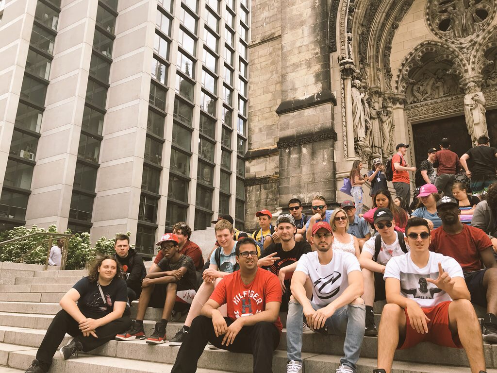 Cferhrhs's tweet photo. A few photos before our walking tour :) #reseaucfer #cferpic https://t.co/ES4rVxp6DJ