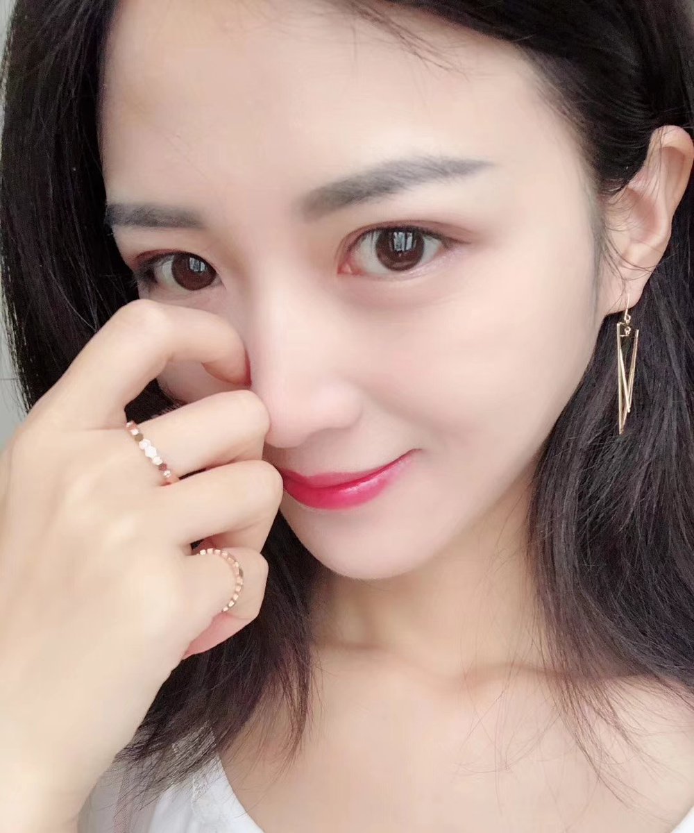 gege050505's tweet photo. 明人不说暗话，我想跟你上个床！ https://t.co/gVvI2KOOAo