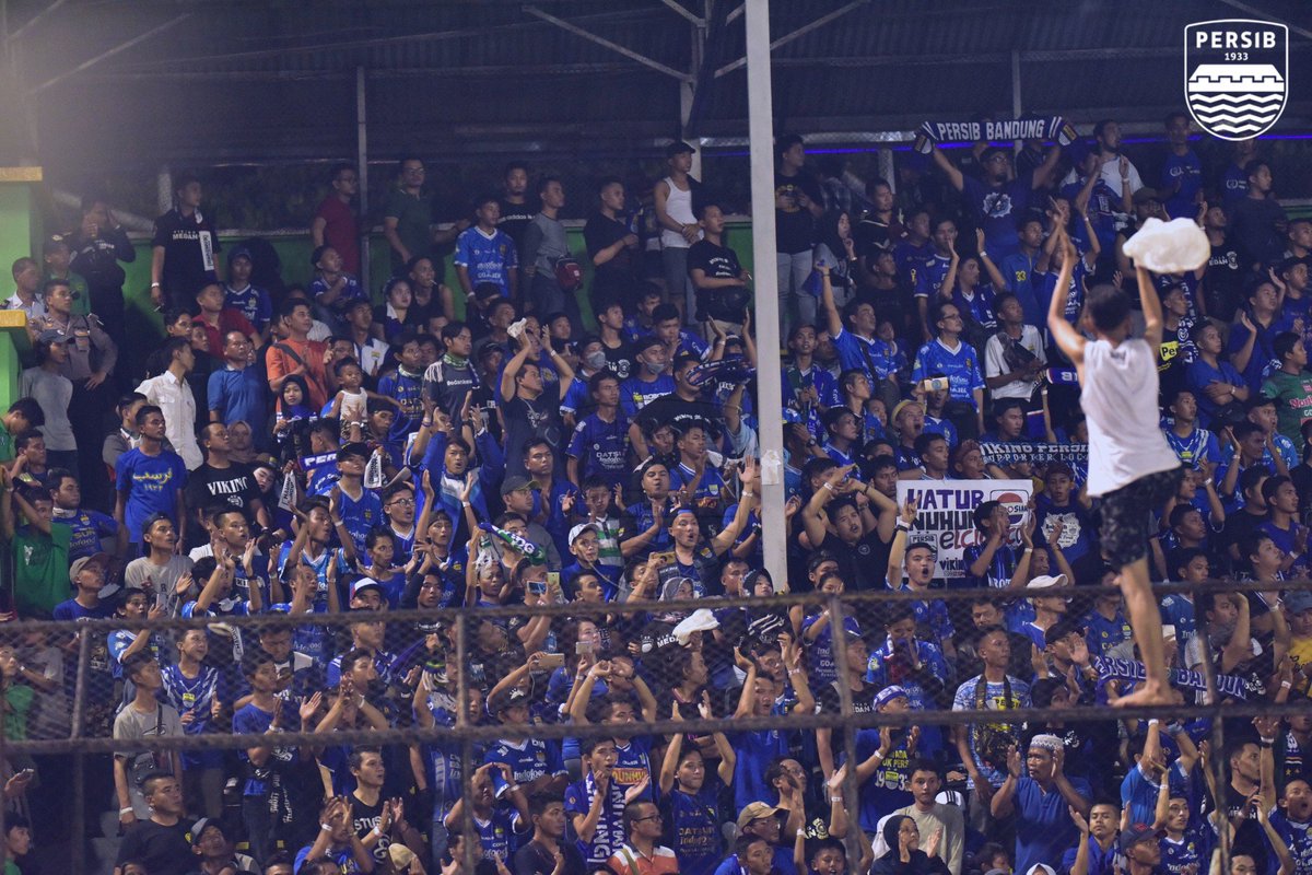 NUHUN BOBOTOH! 💙💙💙💙💙 #PERSIBday #PERSIBlive