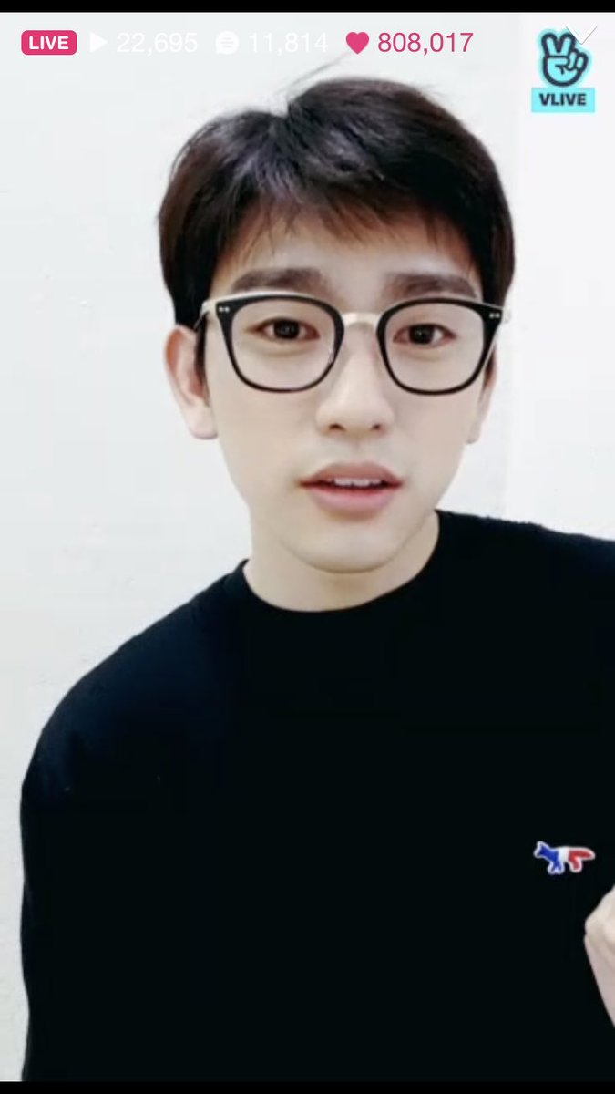SLOWLY_JY's tweet photo. 진영 없는 한국 노잼😭 https://t.co/SxVaY41QvT