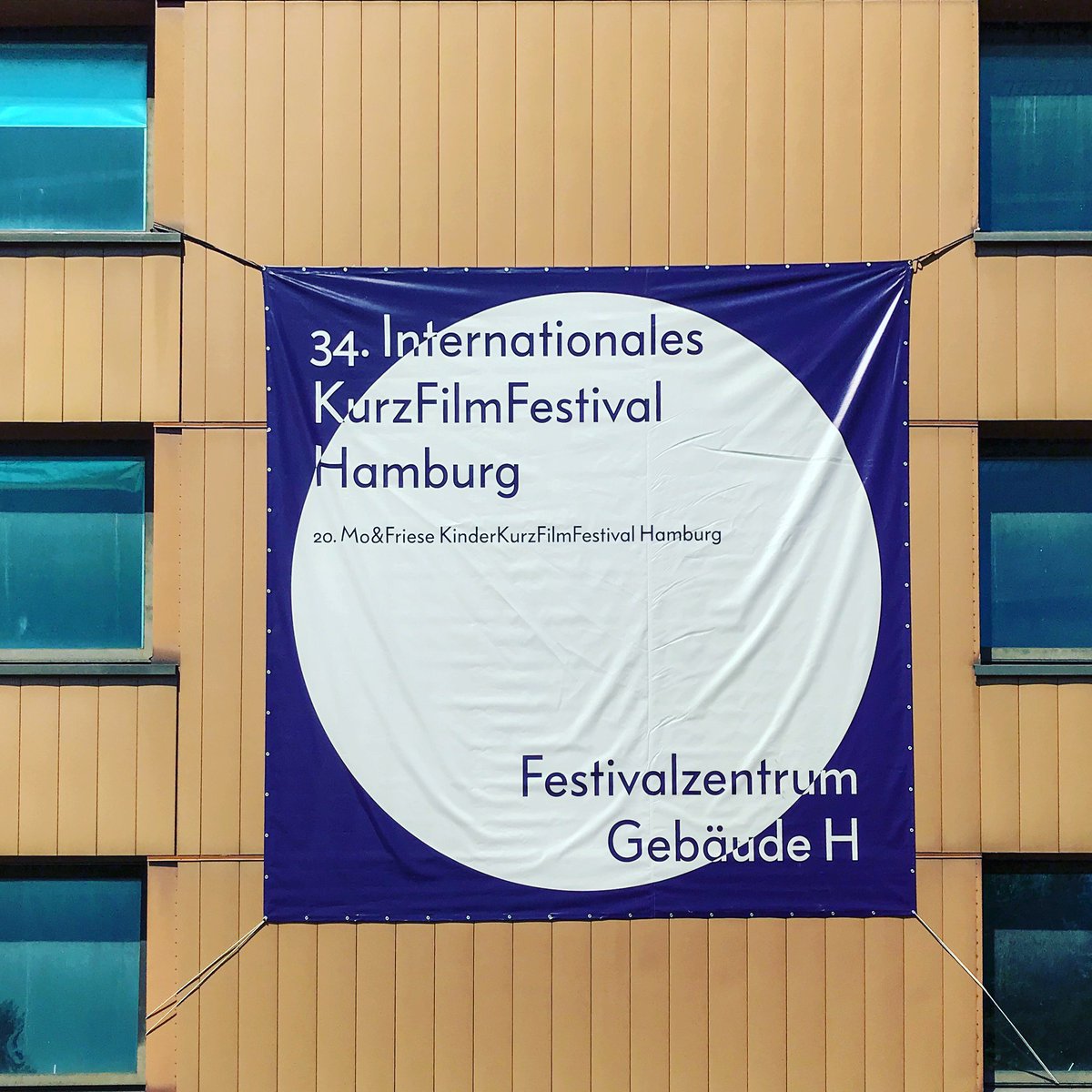 We're so excited that the #internationaleskurzfilmfestivalhamburg starts today! Up until Monday, 11 June, we will screen 300 #shortfilms from over  40 different countries and offer many exciting events. Drop in, we're  looking forward to seeing you! #ikff2018 #shortfilm #festival