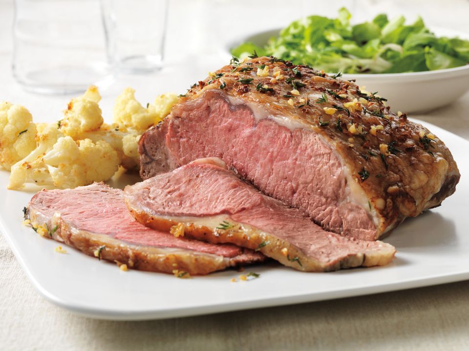 Make this Herb-Rubbed Beef Roast with Roasted Cauliflower for your family - or for Father's Day -- Grab the recipe: diabeticgourmet.com/diabetic-recip… 

#food #cooking #dinner #tuesday #today #diabetes #diabetic #family #life #fathersday #keto #ketodiet #recipe #recipes #gourmet #lowcarb