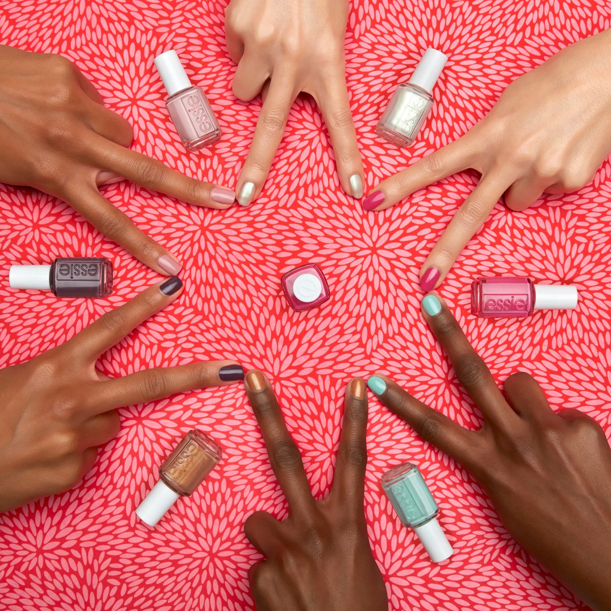 Keep up the summer vibes with new essie shades from Summer 2018 collection🌞💅Which one is your fave? #essiesummer #essielove 💞