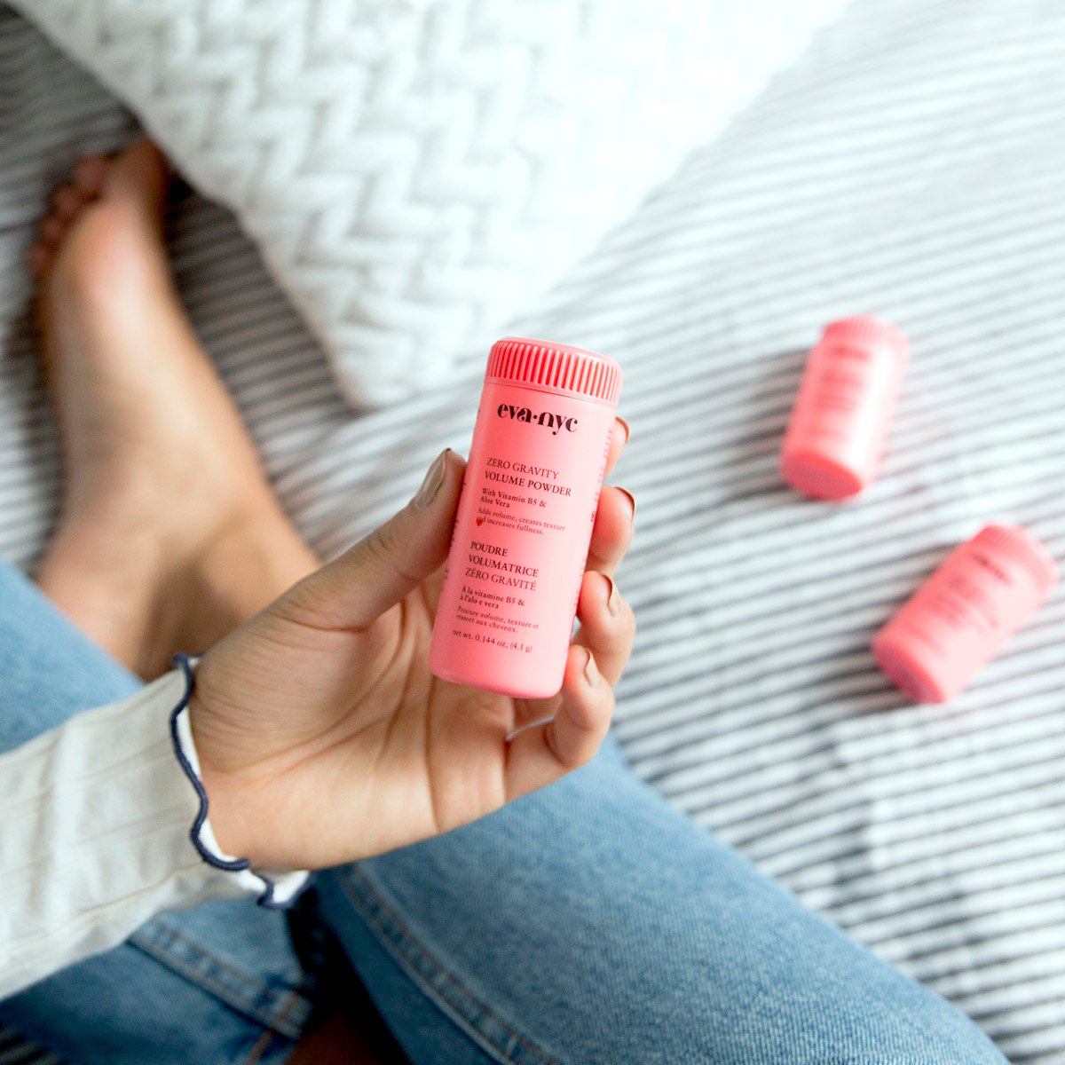 pinchme's tweet image. PINCHer’s, have you gotten a chance to sample @evahairnyc for yourself? If you did, it’s feedback time and we’d love to hear how #evanyc Zero Gravity Volume Powder left your hair voluminous, textured, and full of body.