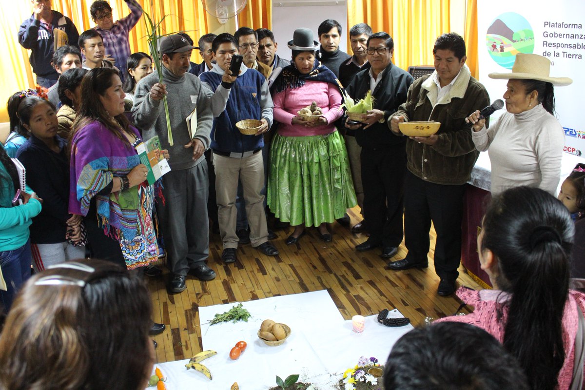 onamiap's tweet photo. #Hoy los líderes y lideresas del @Pacto_deUnidad iniciamos el 2do. día de la #SemanadeEncuentro de los Pueblos Indígenas u Originarios con un homenaje a nuestros hermanos y hermanas de Bagua.
Lee: https://t.co/utXL703pHZ
#BaguaNoSeOlvida https://t.co/UXP2zTBff7