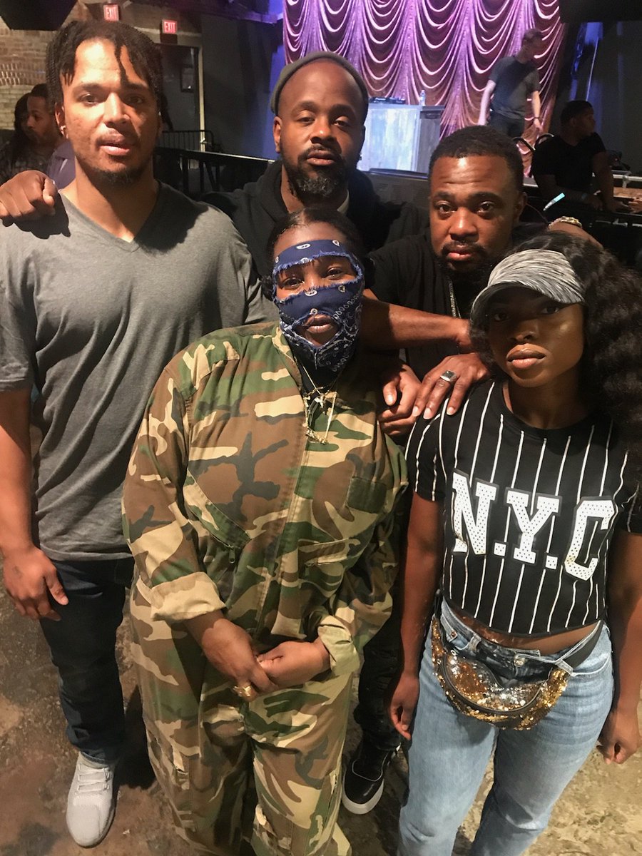 onTargetent's tweet photo. @lkx47 @RoVoMonty @The_Amours @KrisKasanova @Shaqeyah Next-generation of Music
#Dopeee https://t.co/bYfZkYBMt0