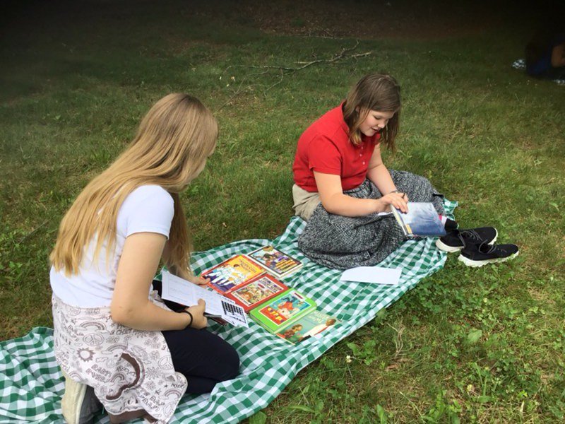 Today we chose our books for our @RSSinformation Summer Reading Challenge at our Book Tasting Picnic. #rssreads