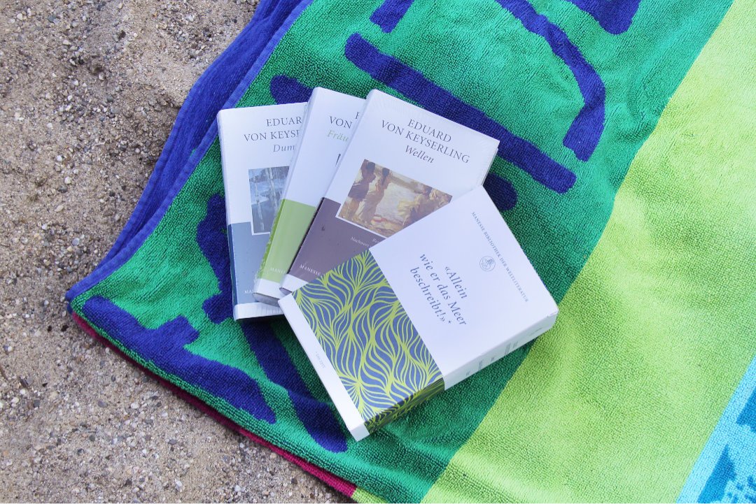 lesestunden's tweet photo. Die Urlaubslektüre ist heute gekommen. Sehr cool, freu mich schon auf entspannte Lesestunden am Strand. #Manesse #Keyserling https://t.co/LbcIqAOKqq