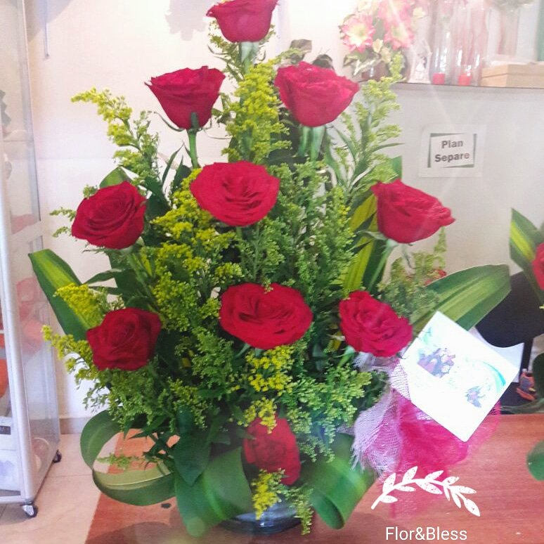 floristeria_d's tweet photo. 🍃🌹Mini arreglo floral Natural en tonalidad Roja🍃🌹 Te acompañamos a expresar tus sentimientos con flores🍃💛💙❤ https://t.co/EcKXlfMQSK