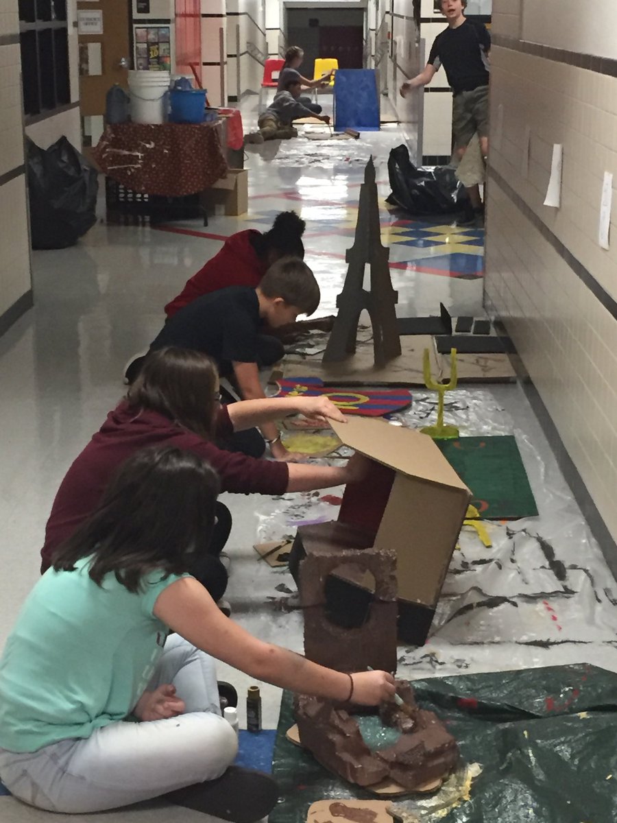 Johnhyatt10's tweet photo. 7th Grade MAMSeum 2018 #mamsteachers https://t.co/IiaPCRk5tP