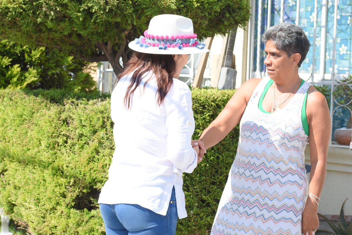 RocioDiazMon's tweet photo. Escuchar y atender a la gente en sus comunidades, siempre será mi prioridad.
Hoy recorriendo #HéroesTecámac #SextaSección #RocioDíaz https://t.co/dX1OZTherG