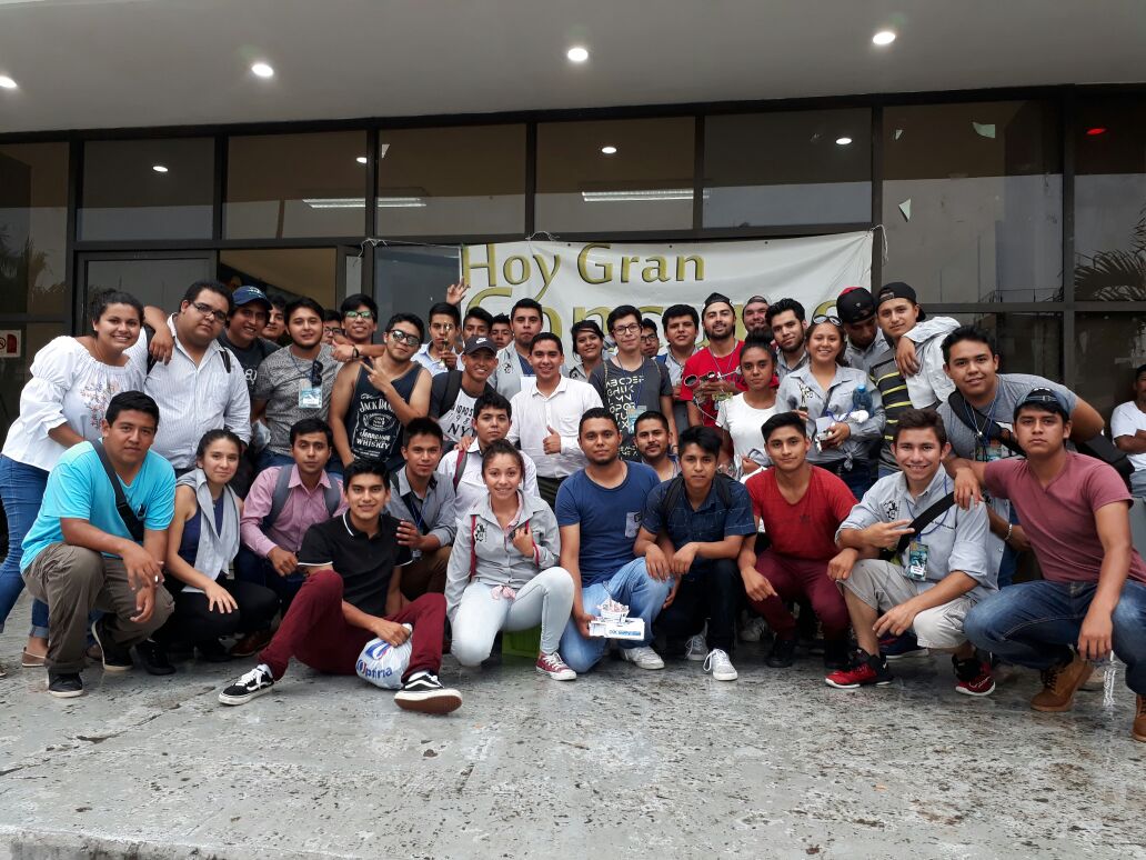 VBravoTecNm's tweet photo. El pasado 2 de Junio, el #TESVB participó en el 18 Concurso de Robótica, en Tapachula #Chiapas , donde se ganó el PRIMER y SEGUNDO lugar en las categorías Gallito y Siguelíneas; y CUARTO lugar en Minisumo respectivamente. #OrgulloTESVB #IdentidadTESVB #MecatrónicaTESVB https://t.co/zAmhrmrHc7