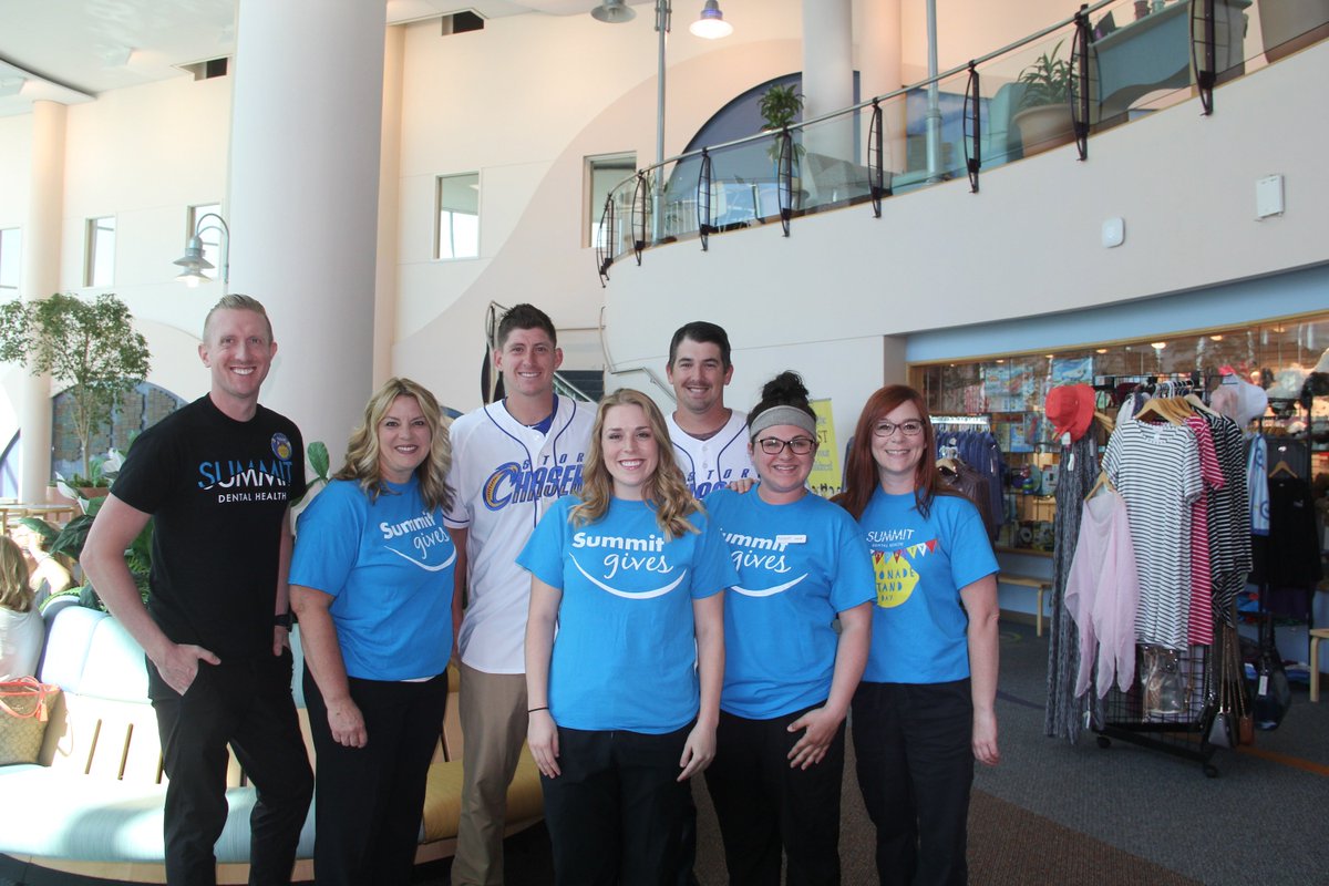 OMAStormChasers's tweet photo. Pics from this morning's @ChildrensOmaha visit with Chasers players Jonathan Dziedzic & @schwindiesel, as well as @SummitDentalH staff. #ChasersCommunityWeek #50maha https://t.co/Ejh6g30rNB