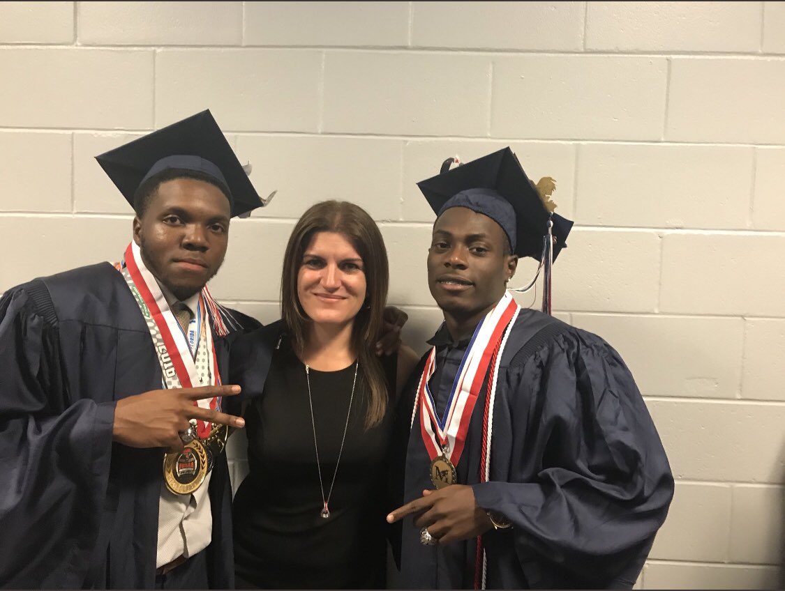 HorneJr_80's tweet photo. I would list my accomplishments but I got too many 😎 #MHSGrad #USF22 🤘🏽 https://t.co/aSFyUKmaiO