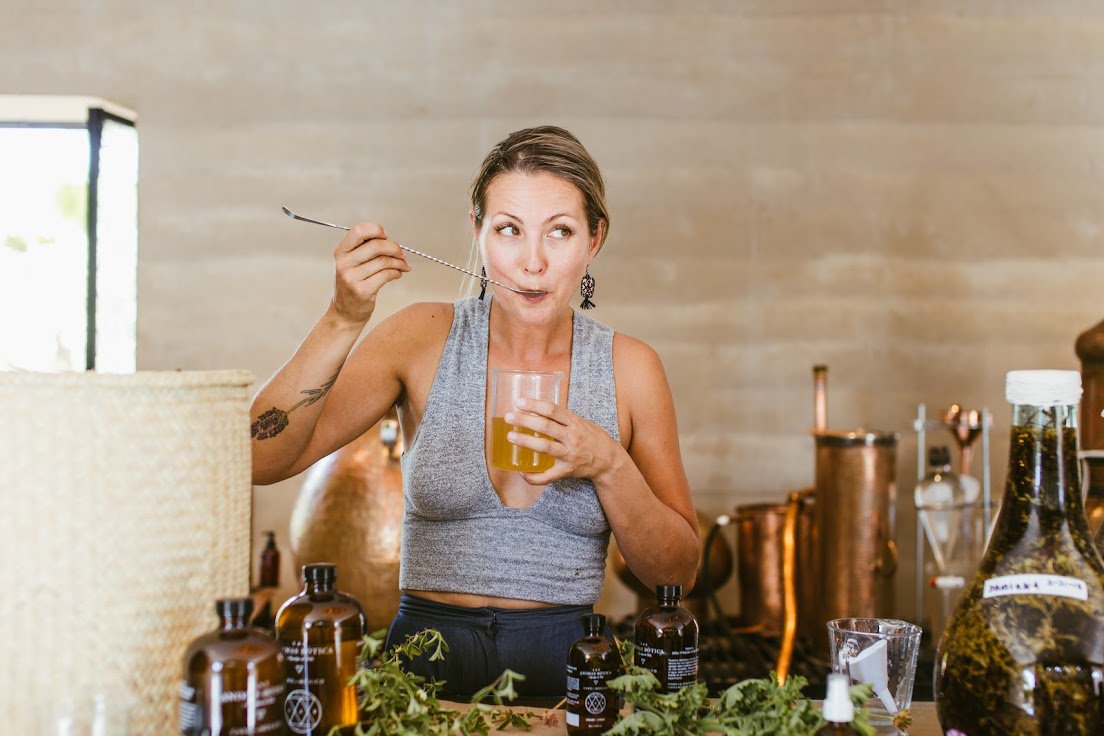 thekeeferbar's tweet image. Our girl is back, and she's brought the fruits of her labour! Dani Tatarin will be at the #Keefer today with her incredible line of #hydrosols, and non-alcoholic #distillates, Las Animas Botica. Come by from 2pm-6pm to get some of these incredible new ingredients.