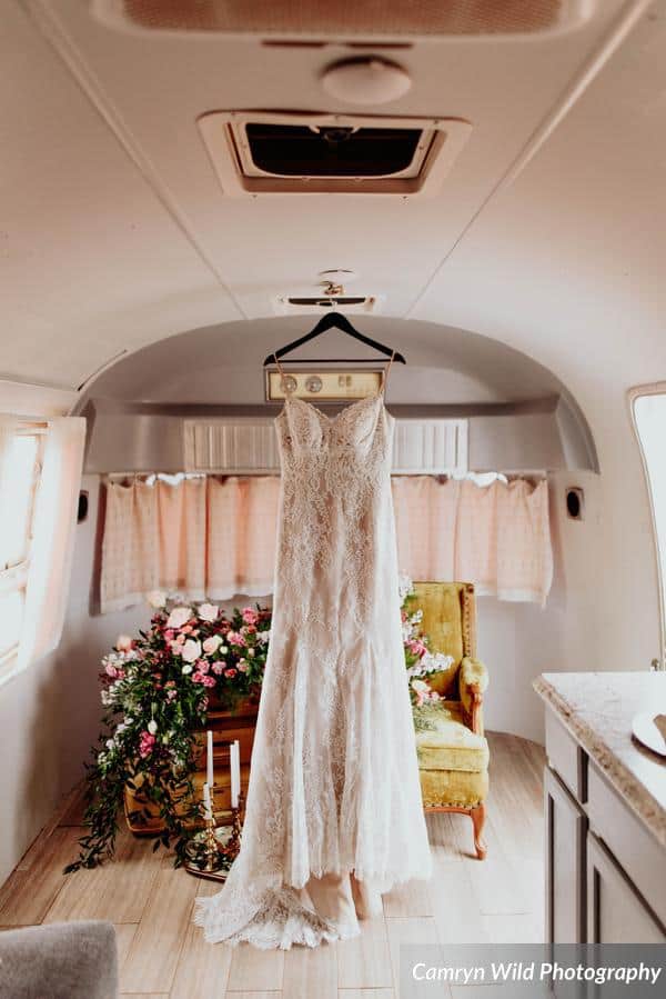 bellabrideN2's tweet photo. Bella Rose has been featured on the Basic Invite Blog. For swoon-worthy pics and vintage wedding inspo click the link: https://t.co/WqoDGKOlme https://t.co/mVE4ucR5T8