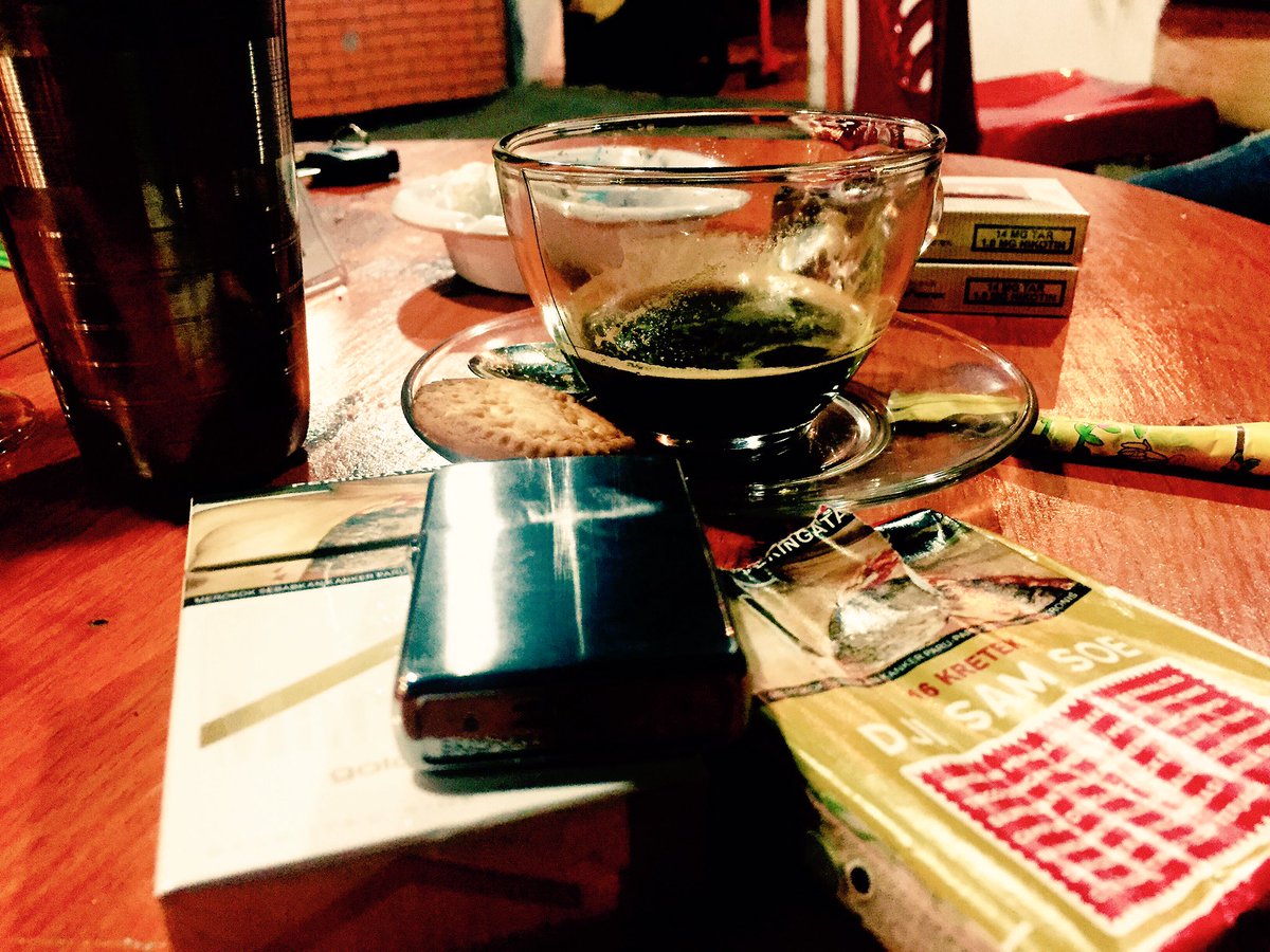 DiditPriyadi's tweet photo. Da best klw so jam bgni kopi Marlboro plus zippo https://t.co/JAFmX5DFQm