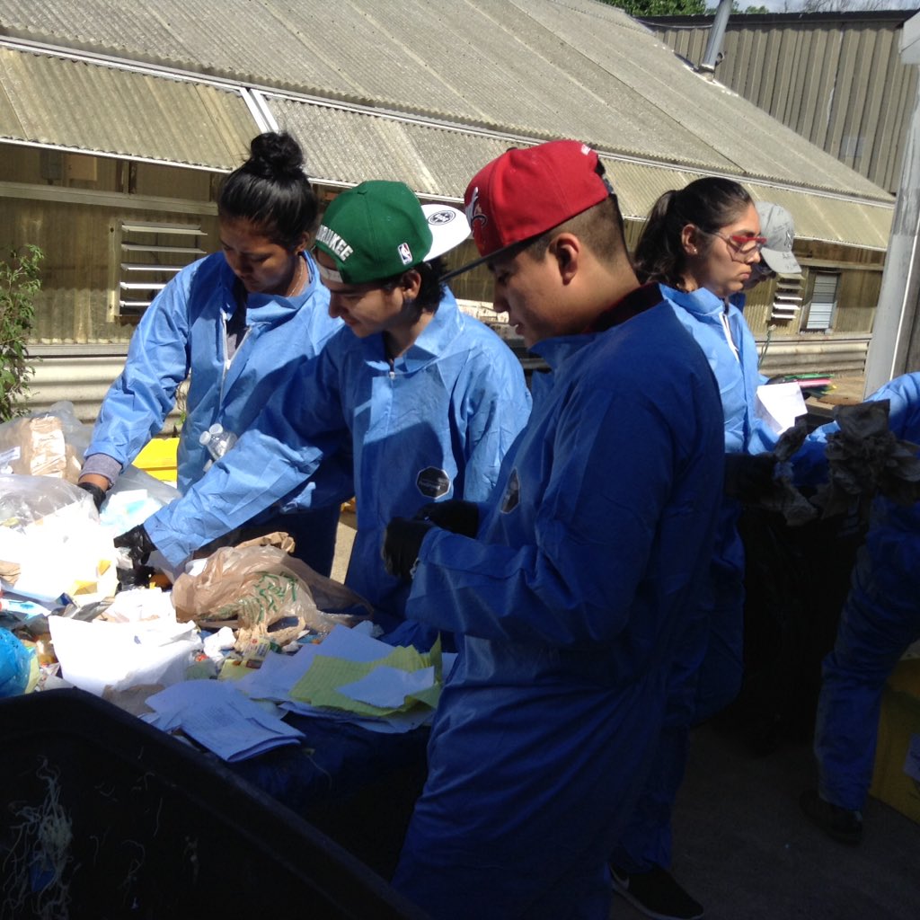 ACCSustainGo's tweet image. #APSGreen, @micah_pep @APSCareerCenter @Margaretchungcc 

The Career Center with ACE assistance conducted a waste audit.  We had help from student volunteers from Ms. Marvin's English class.