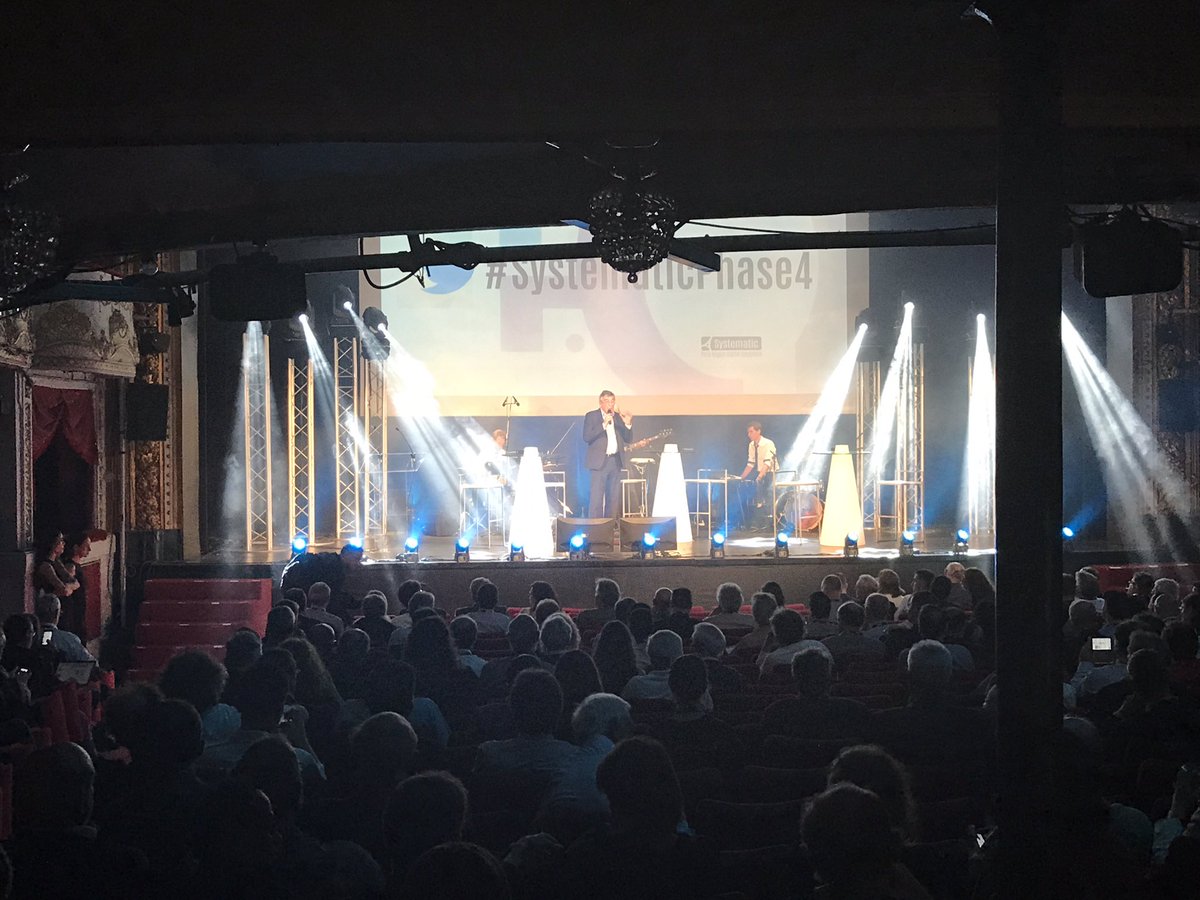 Pole_Systematic's tweet photo. [#SystematicPhase4] « Nous avons co-écrit le passé, ensemble nous écrirons l'avenir » Intervention du @CEA_List au @Theatre2Paris #ecosystem #DigiHall https://t.co/FVeTrsdhWb https://t.co/jwS7ps2pq7