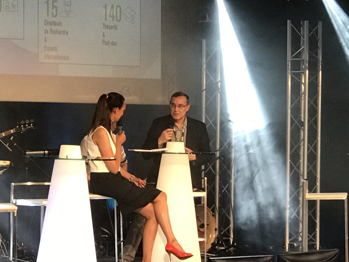 Pole_Systematic's tweet photo. [#SystematicPhase4] « Nous avons co-écrit le passé, ensemble nous écrirons l'avenir » Intervention du @CEA_List au @Theatre2Paris #ecosystem #DigiHall https://t.co/FVeTrsdhWb https://t.co/jwS7ps2pq7
