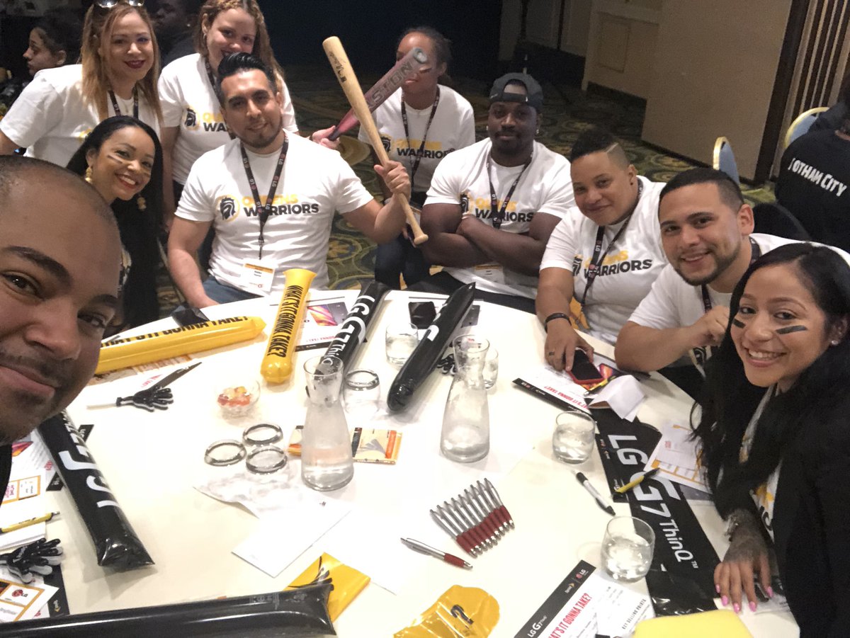 HGayle28's tweet photo. WARRIORS UNITE PART DEUX! @claudsprint @RoseRojo21 #QueensWarriors @sprintNEregion #TrailblazerSalesRally2018 https://t.co/FX1jfjzDKi