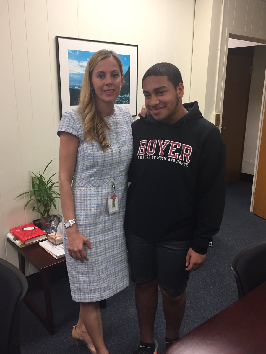Congratulations Felipe Gonzalez on the HuntingTONY as best featured actor and to Mrs. Gellert And <a href="/JghsOrch/">JGHSOrch</a> @ElwoodJGBand for best pit performance!!! #HuntingTONY #ElwoodPride