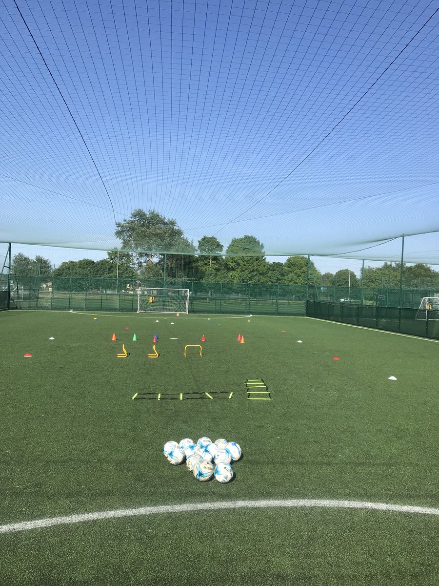 RaiseYourGameSC's tweet photo. Today’s warm up is set up for two players aged 4 &amp; 5 improving fundamental movements, motor skills and ball mastery ⚽️#raiseyourgame https://t.co/EOajXzcxXe