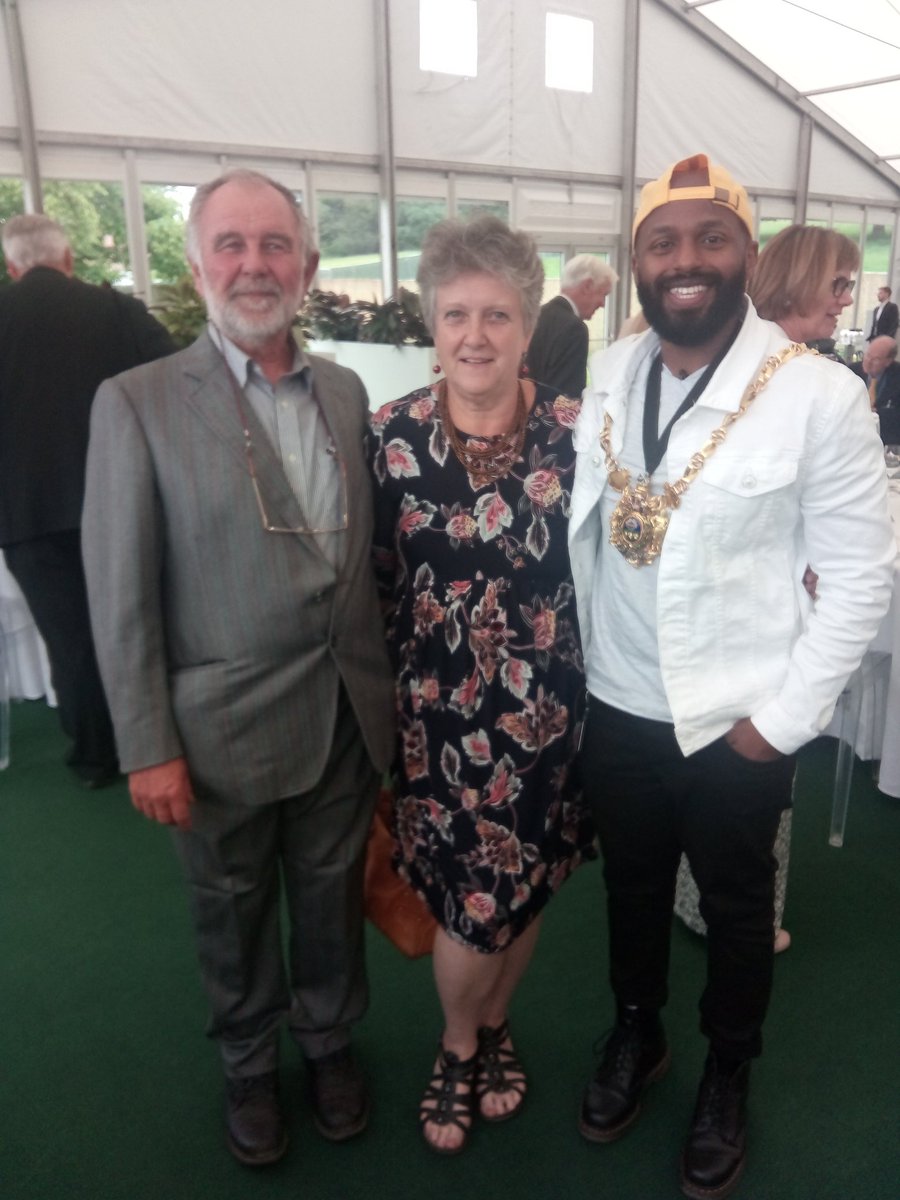 Nancy Fielder (@nancyfielder) on Twitter photo Great to see <a href="/HeeleyCityFarm/">Heeley City Farm</a> <a href="/FirthParkAllot/">Firth Park Community Allotment</a> and <a href="/MagicMagid/">🚀MΛG!D</a> representing Sheffield at #RHSChatsworth today. Changing perceptions one seed at a time #prideinsheffield Great to see <a href="/HeeleyCityFarm/">Heeley City Farm</a> <a href="/FirthParkAllot/">Firth Park Community Allotment</a> and <a href="/MagicMagid/">🚀MΛG!D</a> representing Sheffield at #RHSChatsworth today. Changing perceptions one seed at a time #prideinsheffield