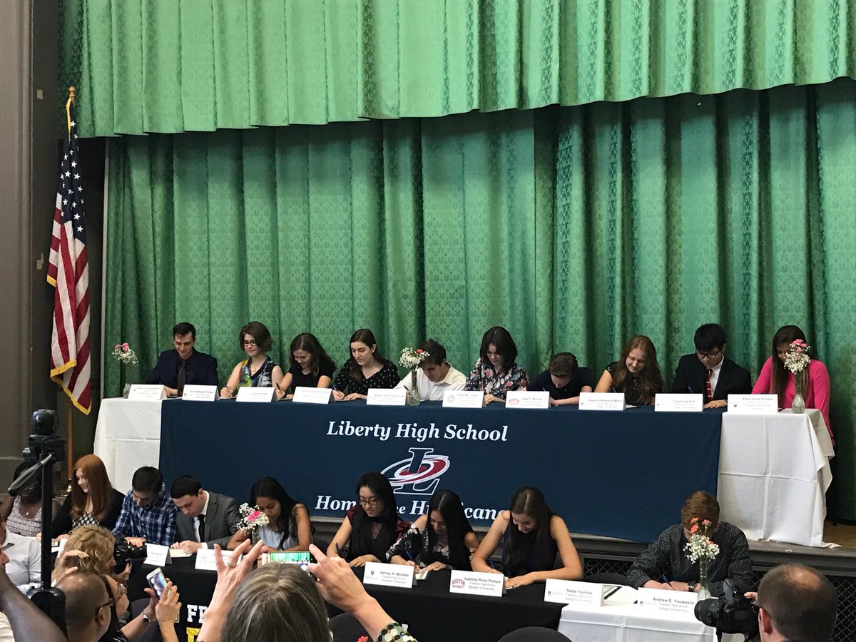 Leesonscience's tweet photo. BASD Academic Signing Ceremony! Congratulations to the top 10 students at FHS &amp; LHS! Special shoutout to Linda A., Abby, Ryan, Peter, Gisselle, Linda M., Ashley, Bella, Nada &amp; Andrew! https://t.co/2ra9xfHtRK