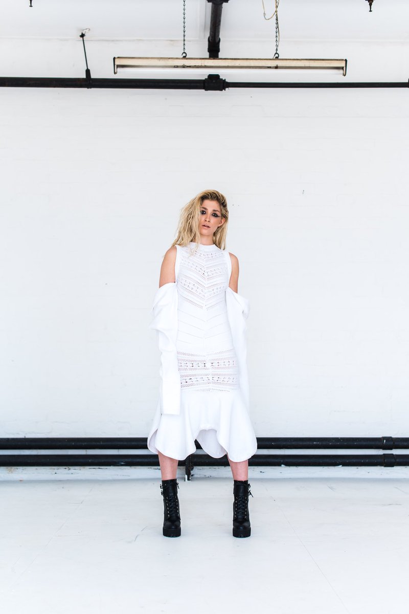95MatthewTanner's tweet photo. LOOK 2 | A white cotton yarn lace + ladder knit dress w draped cowl sleeves + a handkerchief cut skirt | COVEN aw18 | 

Photographer @collettecreative 
Model @emmanilnoc + @cathy_cmpr 

#graduatecollection #look2 #photoshoot #fashiondesign #knitwear #uub #belfastschoolofart https://t.co/VJo2HsiBfj