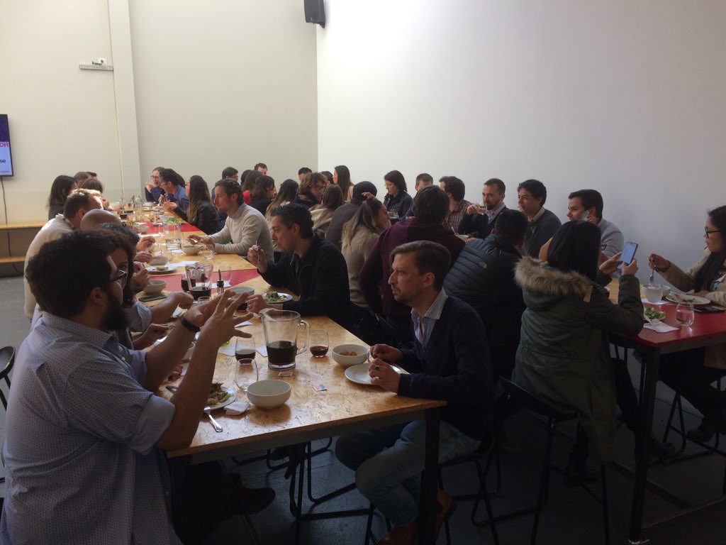 TWGrowingBA's tweet photo. Hora de almuerzo y charla en el #GrowSummit #GrowingBA https://t.co/iSJVt5FyDj