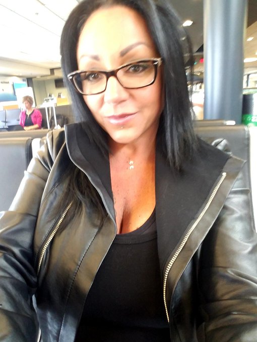 On my way to Chicago https://t.co/mMepqkj7a8<a href="/tag/sexysaturday"class="tags"><span>#sexysaturday</span></a><a href="/tag/tattooed"class="tags"><span>#tattooed</span></a><a href="/tag/milf"class="tags"><span>#milf</span></a><a href="/tag/piercednperky"class="tags"><span>#piercednperky</span></a>