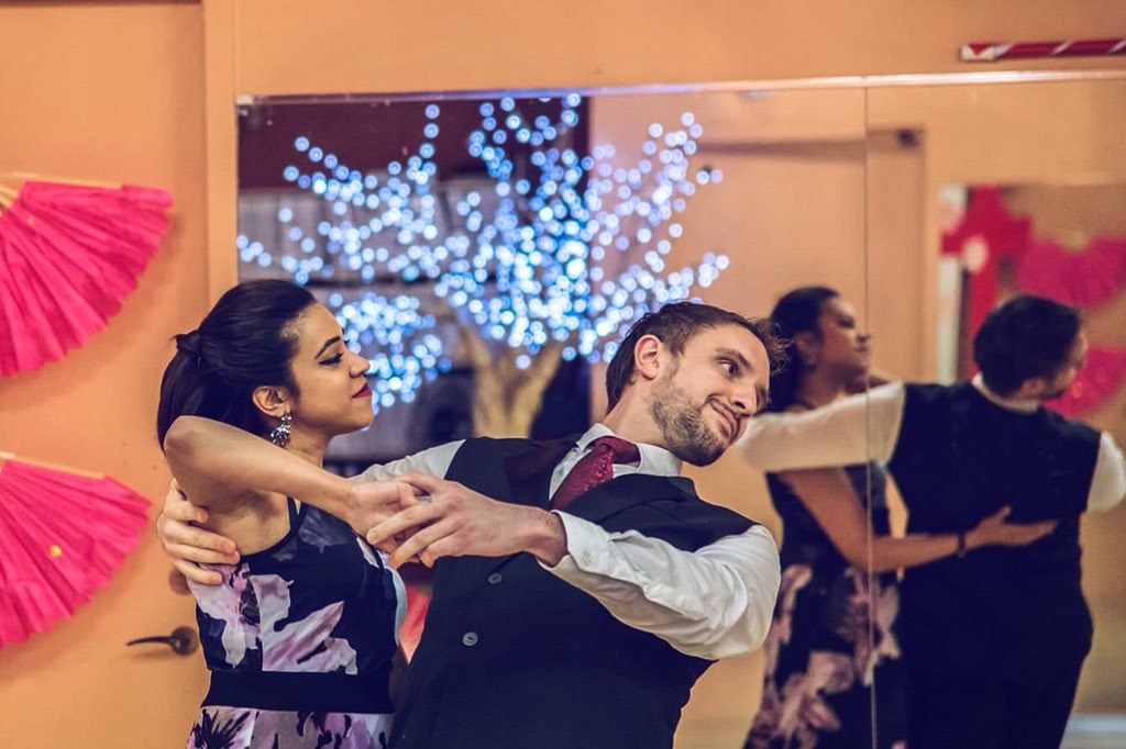 ArthurMurrays's tweet image. Here at Arthur Murray Mississauga we love to have fun and think outside the box. Sometimes that means switching roles! ✨#AMLifeStyle #arthurmurraymississauga #dance