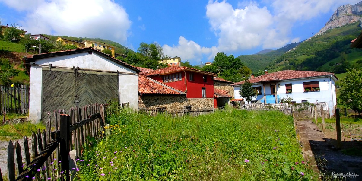 Ricardo_Laso's tweet photo. #ZUREA /#LENA /#ASTURIAS
Lugar de la parroquia de San Miguel de Zureda, perteneciente al concejo de @Lena. En el valle de #Huerna, la carretera de acceso sale en #Sotiello y llega hasta #Valle. Es uno de los mayores pueblos del concejo. https://t.co/F03b5bGDMg