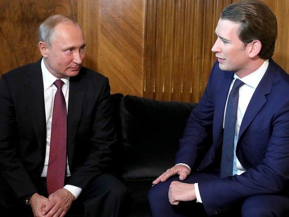 Путин сообщил о готовности Австрии подключиться к гуманитарным акциям в Сирии #сирия newsland.com/content/6363579
