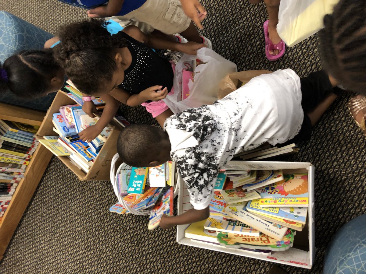 LBNELibrary's tweet photo. Our littlest friends are excited about their new books! Thank you, Richland 2 Ready to Read, we β€οΈ you!!! #lbne #richlandtwo #readytoread https://t.co/I7sIrBaRHR