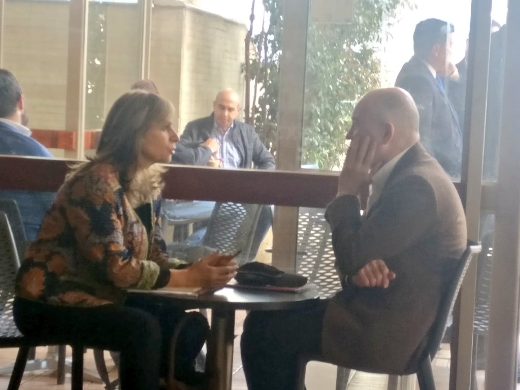 ofbryan's tweet image. Se logró!! @angelamrobledo está en este momento reunida con @CVderoux 😍😍😍😍😍