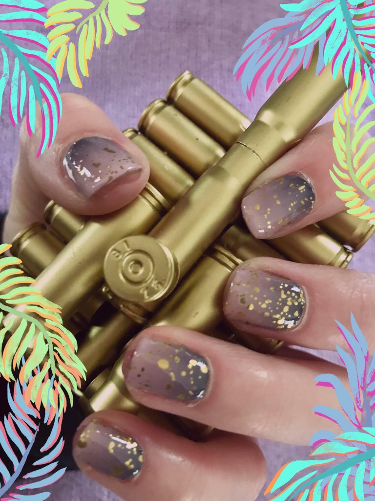 soxgirl1978's tweet photo. #Jamberry #SpeckleAndHyde #wrap #TruShine #mani #bulletproofnails https://t.co/R8j0y4PP7i