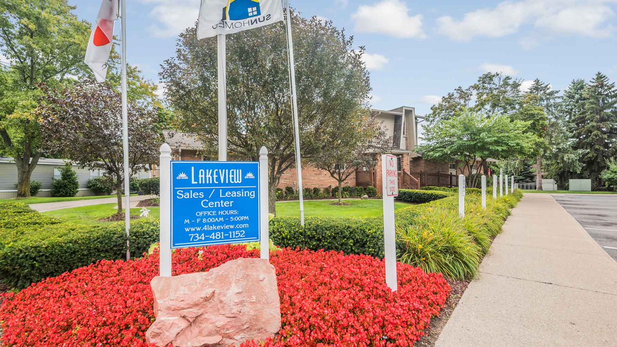 JennSunHR's tweet photo. Anyone in the Ypsilanti, MI area looking for a Full Time Maintenance Technician opening? Lakeview is hiring a year-round full time Maintenance Technican...40 hours/week, shifts Mon-Fri 8am-5pm. Must have on-call availability APPLY TODAY: https://t.co/EUPYnnQ3R8 https://t.co/FGT6bd1Qlf