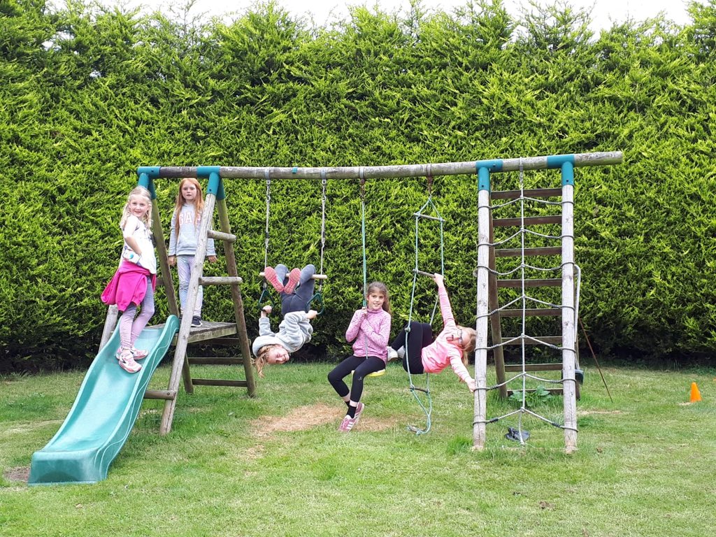 eastergagie's tweet photo. @mattocks_ps Lola and Charlie been busy with lots of activities, football, brownies, gymnastics, playing in the park, gardening and making dream catchers! #mattocks2cool4school https://t.co/IjeQqTvOZD