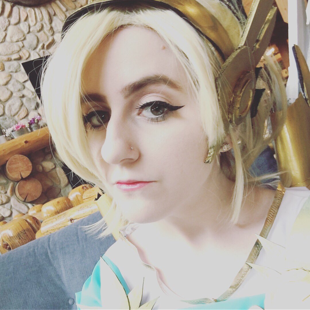 wingedvictory_'s tweet photo. [have a late munday of all my mercys from colossalcon https://t.co/xNr220t9Mz