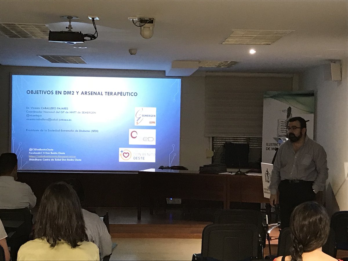 tureyedro's tweet photo. Vicente Caballero habla de los objetivos en DM2 y Arsenal terapéutico. Aula Diabetes Semergen Extremadura 2018. @iComeca @SemergenEx @SEMERGEN_MIR @alfonsobarquill https://t.co/BqwW6CRYkf