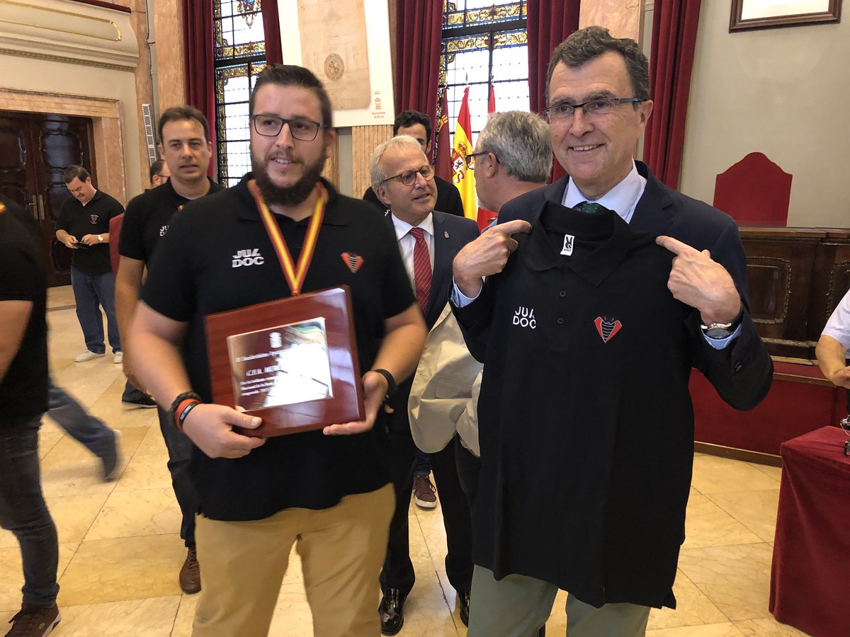 Ballesta_Murcia's tweet photo. 🏈🐍 Los seres humanos estamos hechos de la misma materia que nuestros sueños. Los jugadores del equipo Murcia Cobras han soñado muy alto hasta lograr convertirse en subcampeones de la Liga Nacional de Fútbol Americano. ¡Enhorabuena, campeones!

🏆 @MurciaCobras https://t.co/utDm0gZWQA