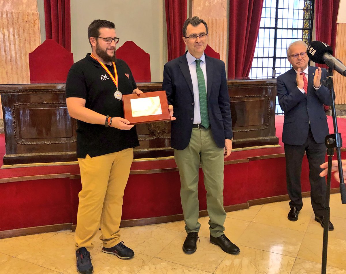 Ballesta_Murcia's tweet photo. 🏈🐍 Los seres humanos estamos hechos de la misma materia que nuestros sueños. Los jugadores del equipo Murcia Cobras han soñado muy alto hasta lograr convertirse en subcampeones de la Liga Nacional de Fútbol Americano. ¡Enhorabuena, campeones!

🏆 @MurciaCobras https://t.co/utDm0gZWQA