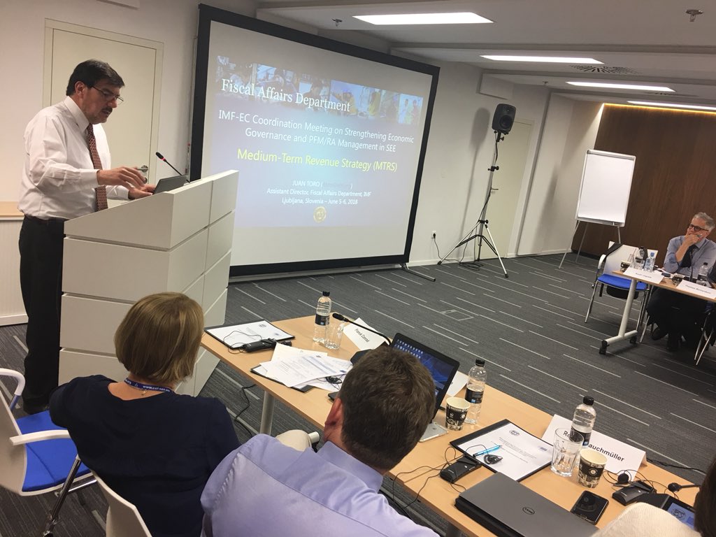 z_dijana's tweet photo. Juan Toro, IMF FAD: How the fiscal institutions catch up with evolving economy? How to prioritize areas of intervention? What can I learn from my peers? @imfcapdev @CEF_Ljubljana #IMFECSEE18 https://t.co/KGq2HG6KYd
