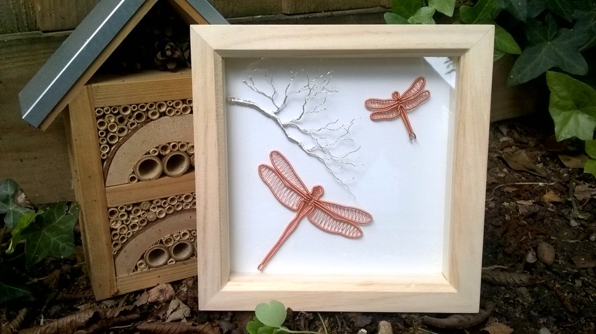DragonflyMon83's tweet image. Wire Wrapped #Copper  #Dragonflies Wall Art
etsy.com/uk/listing/618…
  #etsy #Londonislovinit #handmade #craftbuzz #dragonflyhj #wirewrap #gift #shopsmall #handmadehour #homegift #HomeDecor #gift